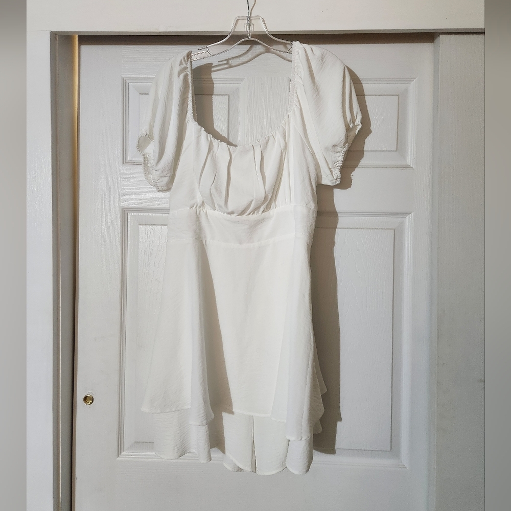 👻 5 For $25 ARULA Elegant Cream Mini Dress